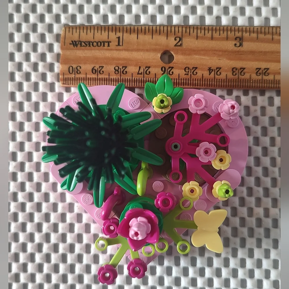 Lego Botanical Heart Valentine's Day Build